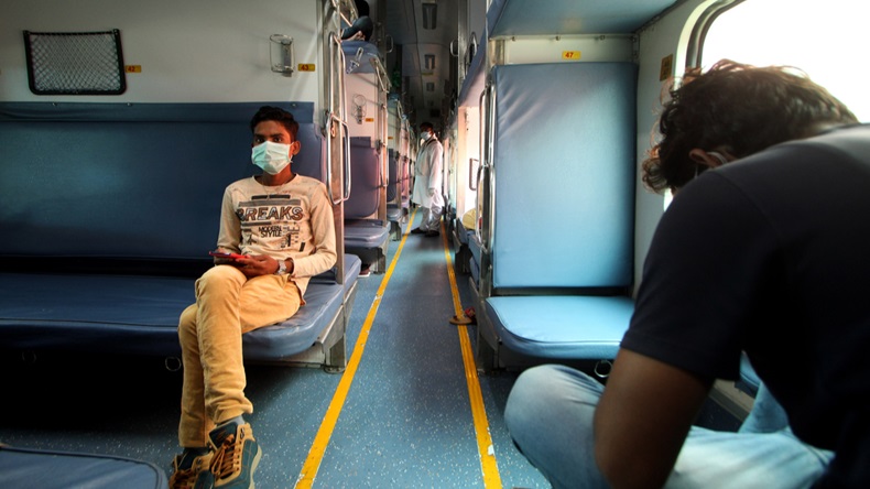 New_Delhi_Train