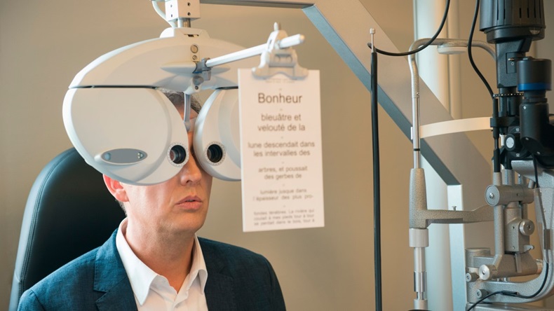 Eye test in France